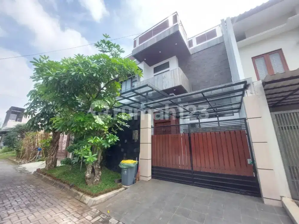 Rumah Mewah 2lantai Kolam Renang Dekat The Park Mall Solobaru