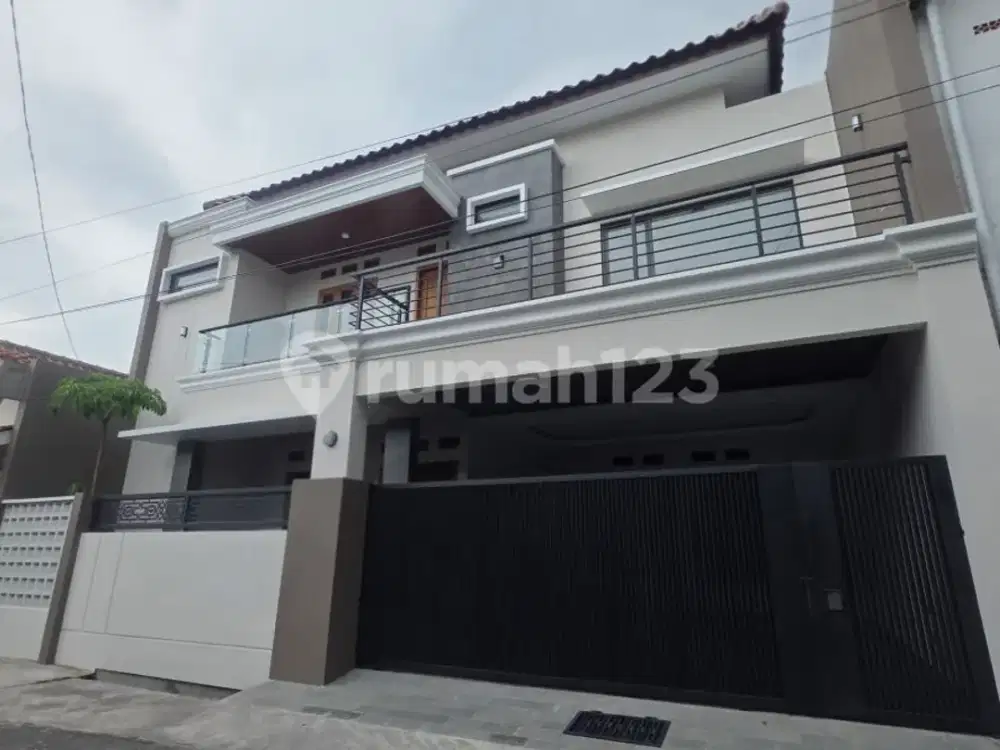 Rumah Baru 2Lantai Siap Huni Tengah Kota Banjarsari Solo Bagus