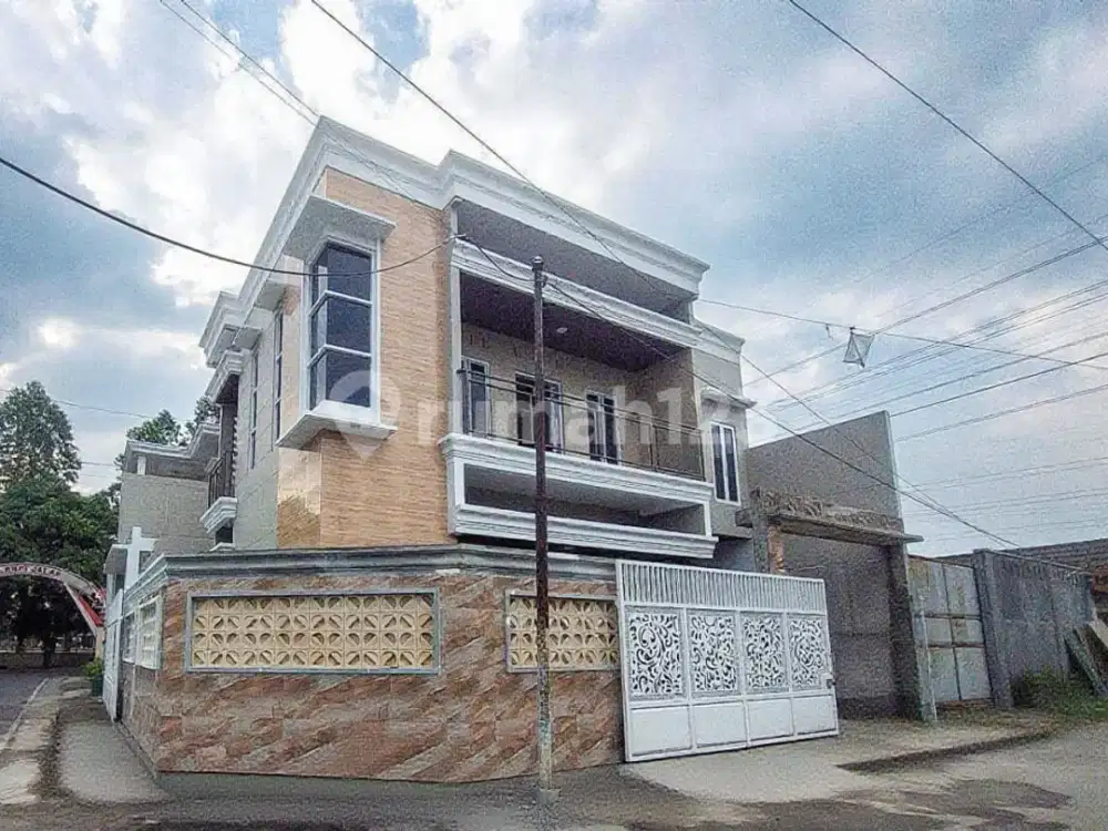 Rumah Mewah 2lantai Siap Huni 2 Muka Di Karangasem Solo Dekat Ums