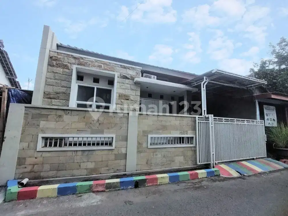 Rumah Siap Huni Tengah Kota Lokasi Kerten Dekat Stadion Manahan