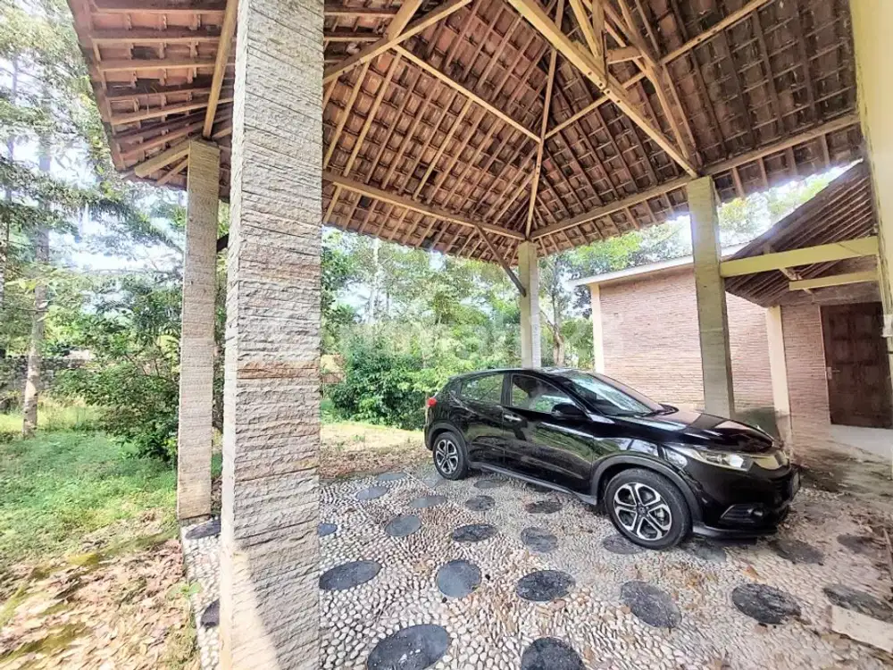 Rumah Bagus villa tawangmangu kolam renang pedesaan mojogedang