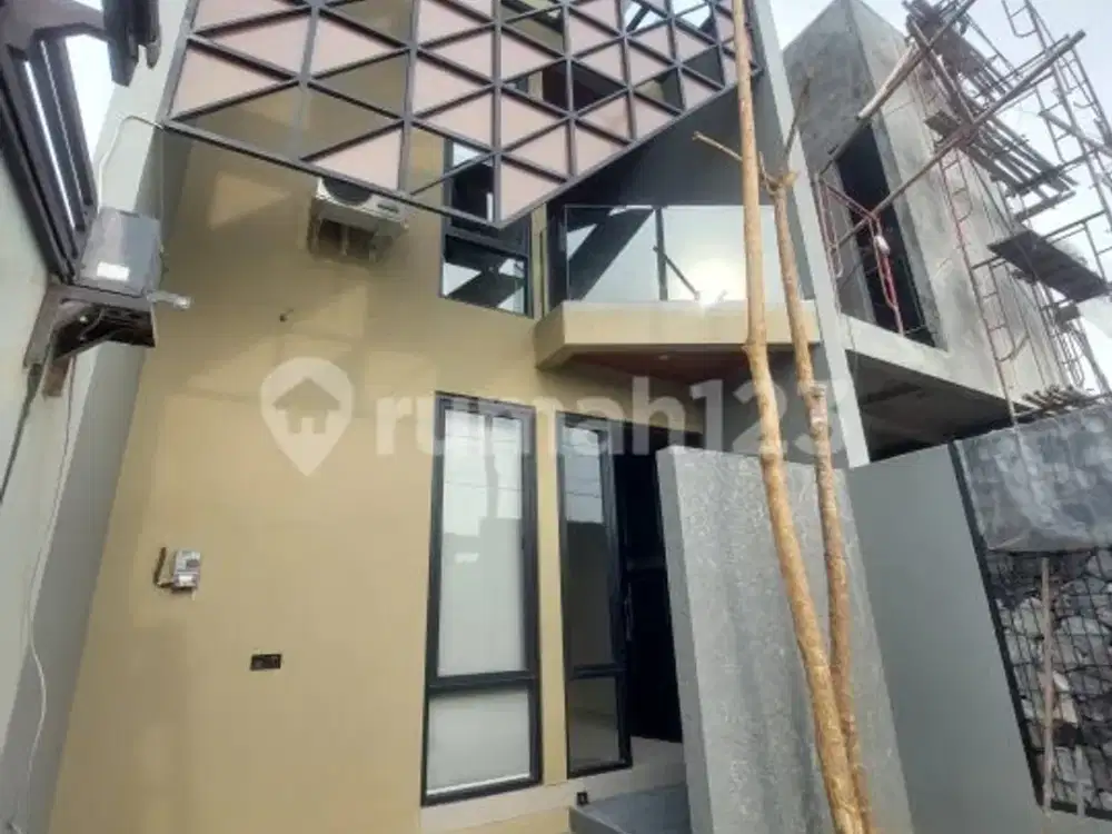 Rumah 2lantai Full Furnish Industrial Siap Huni Lokasi Solobaru