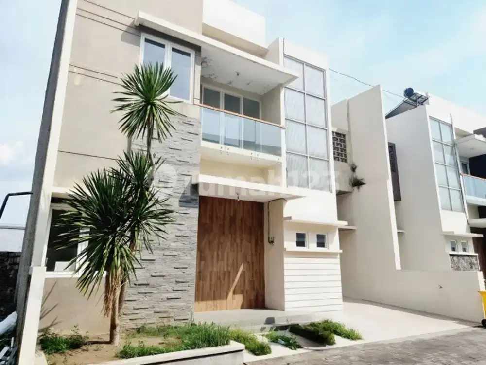 Rumah 2 Lantai Bagus Cluster Satpam Lokasi Colomadu Dekat Tol