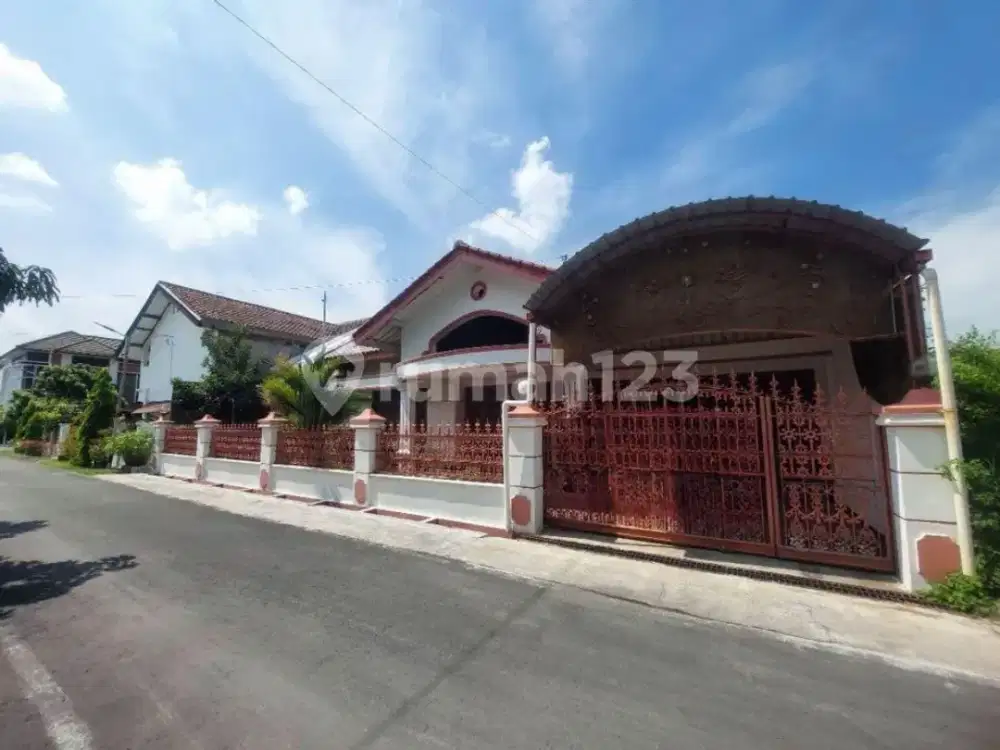 Rumah Bagus full jati klasik cocok buat pensiun di sumber solo