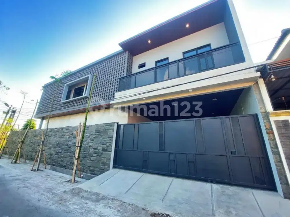 Rumah Mewah 2lt Kolam Renang Akses Jalan 8meter Di Solo Sumber
