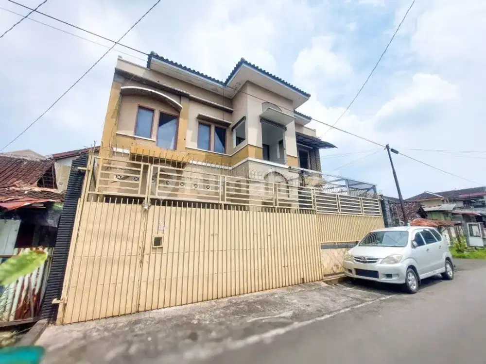 Rumah 2Lt Butuh Minim Renovasi Lokasi Tengah Kota Dekat Solobaru