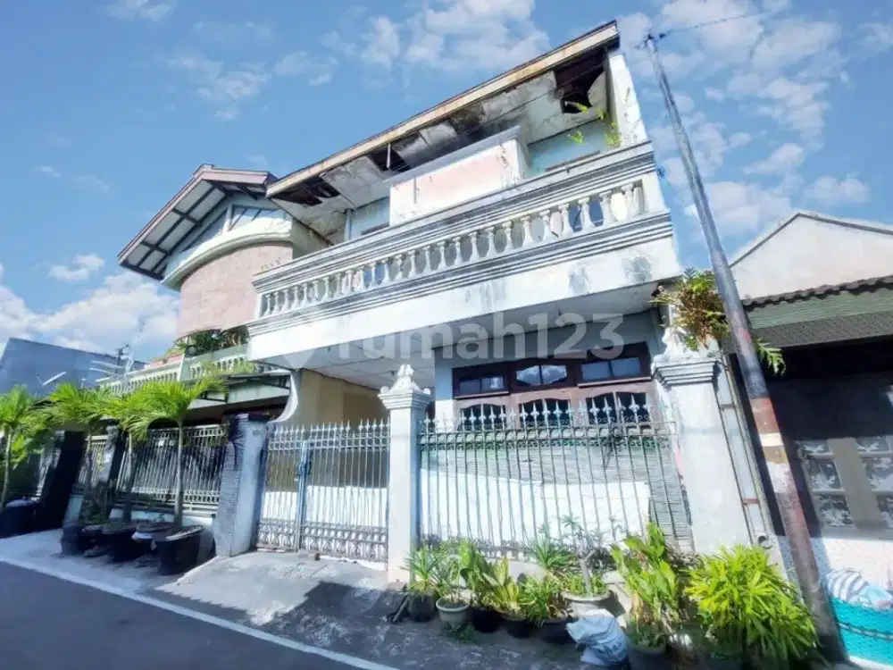 Rumah 2 Lantai Lokasi Cemani Dekat The Park Mall Solobaru Nyaman