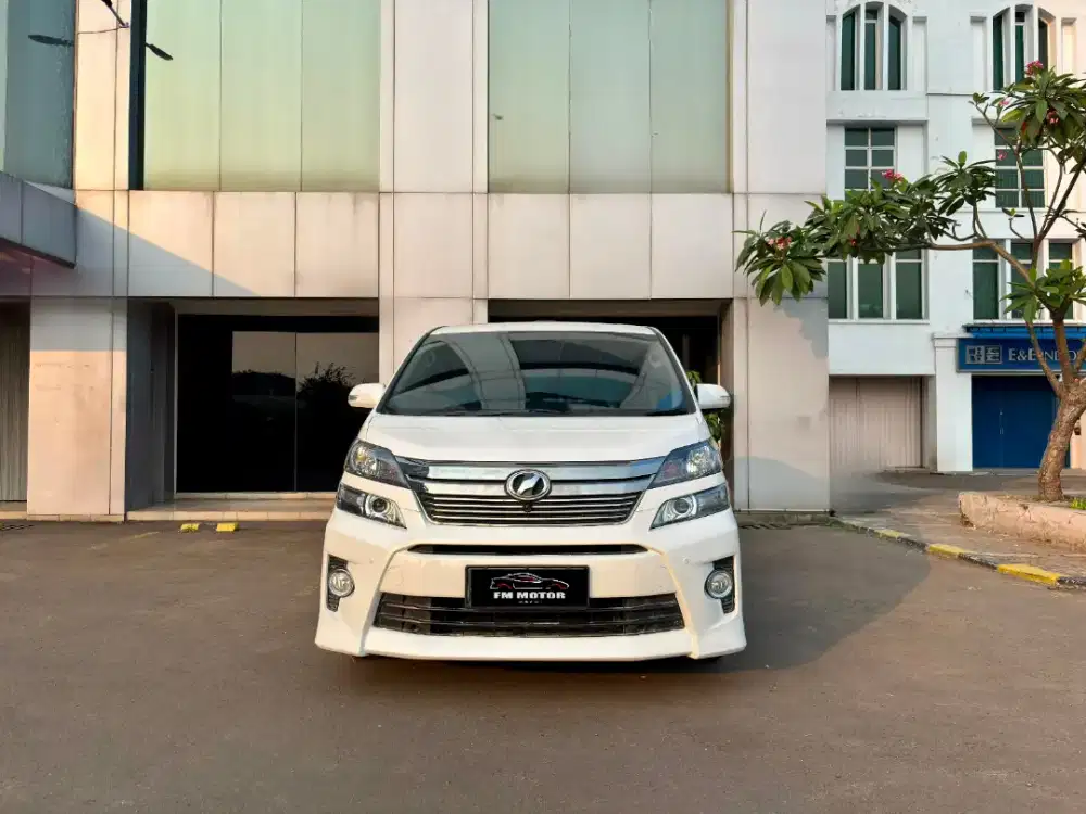 Toyota Vellfire ZG Premium Sound 2014 AT 2.4, Km 71Ribu (Alphard)