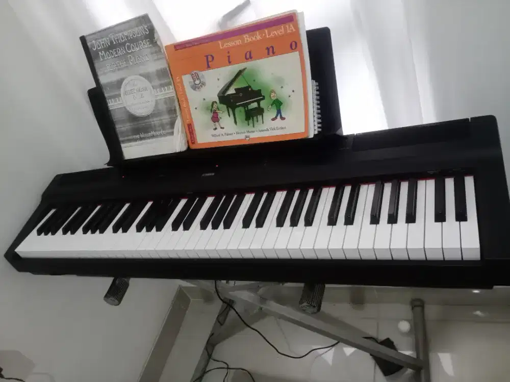 Dijual piano Yamaha tipe P-121 B