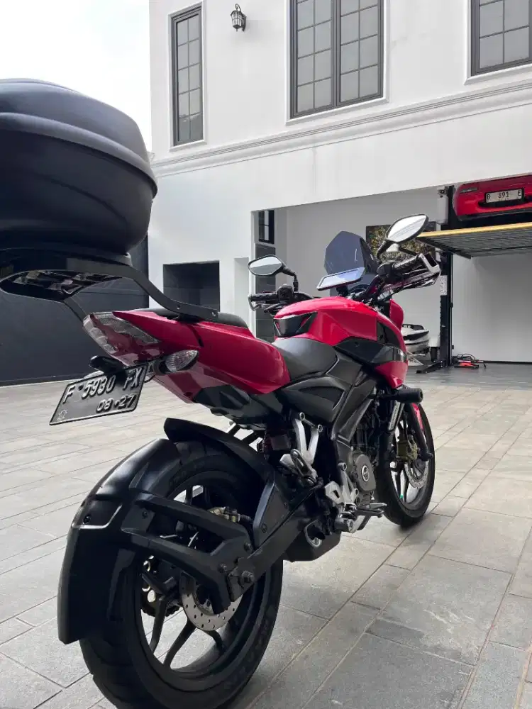 Kawasaki bajaj pulsar 200NS