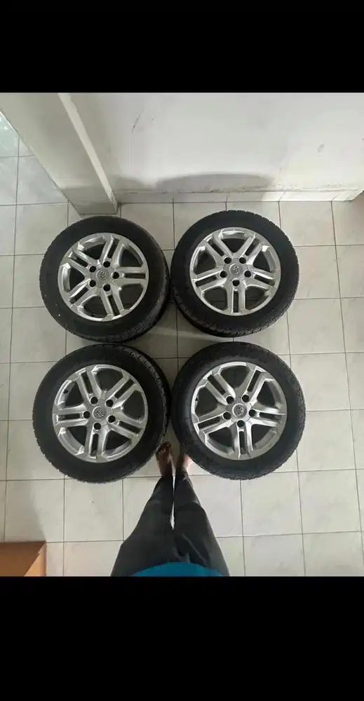 VELG ORIGINAL LAND CRUISER 200 UK PRE-FACELIFT + Toyo OPAT2 285/50/R20