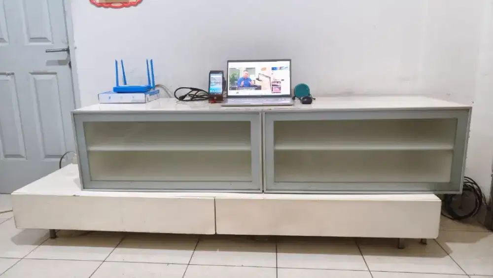 Meja Rak TV Modern Minimalis - Putih Duco
