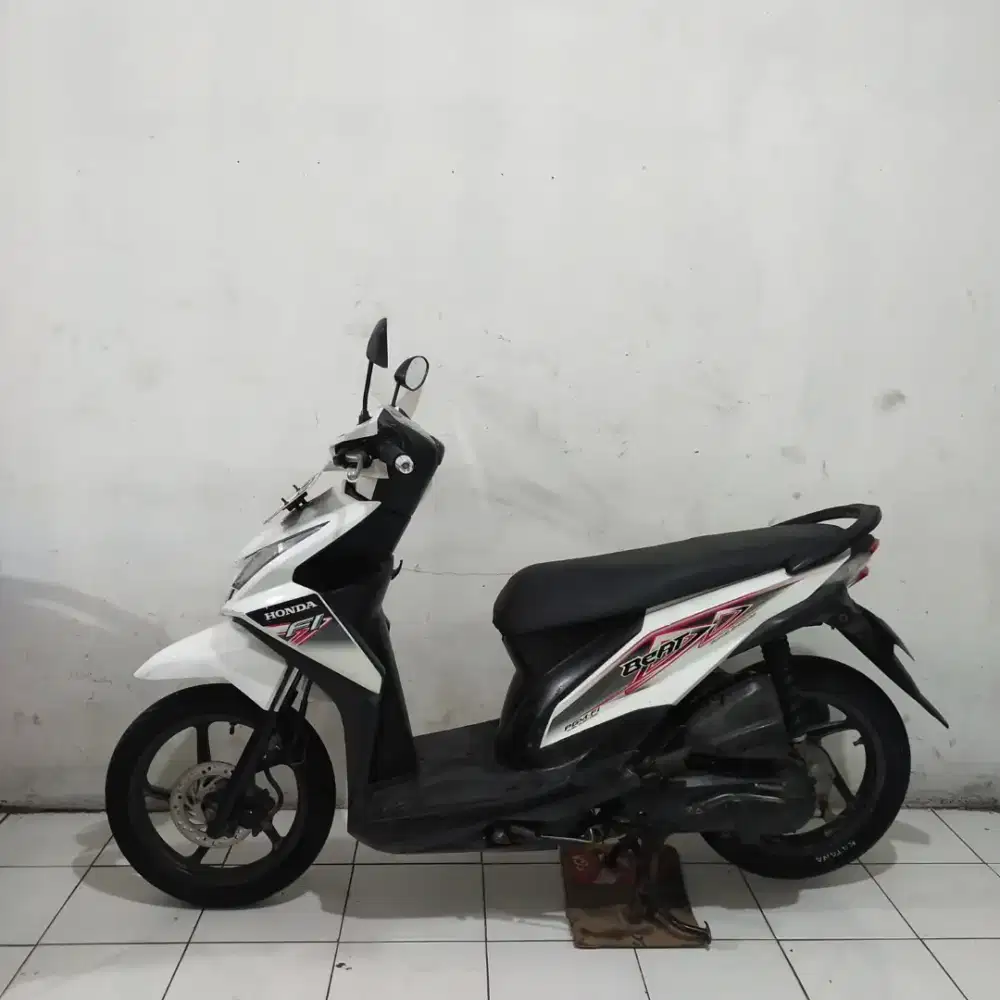 Honda Beat Fi 2013 Orisinil Bagus lengkap