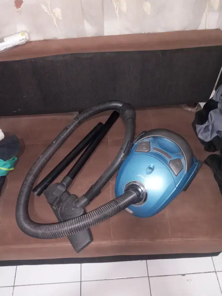 Vaccum cleaner bekas