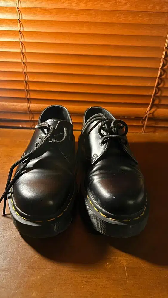 Sepatu Dr Martens