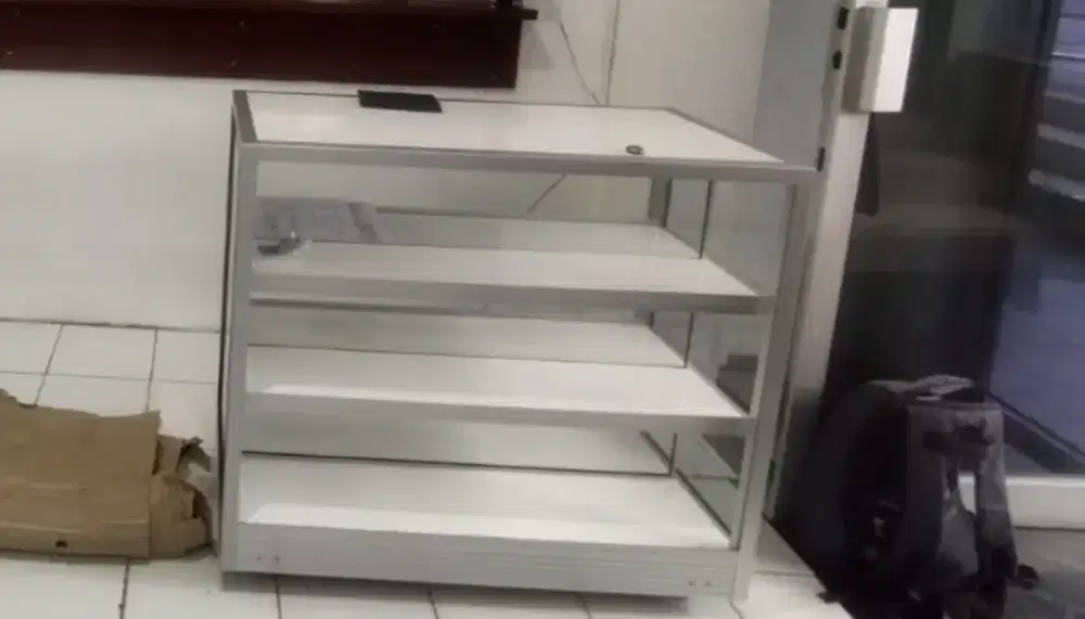 Dijual etalase supermaket mulus bgt