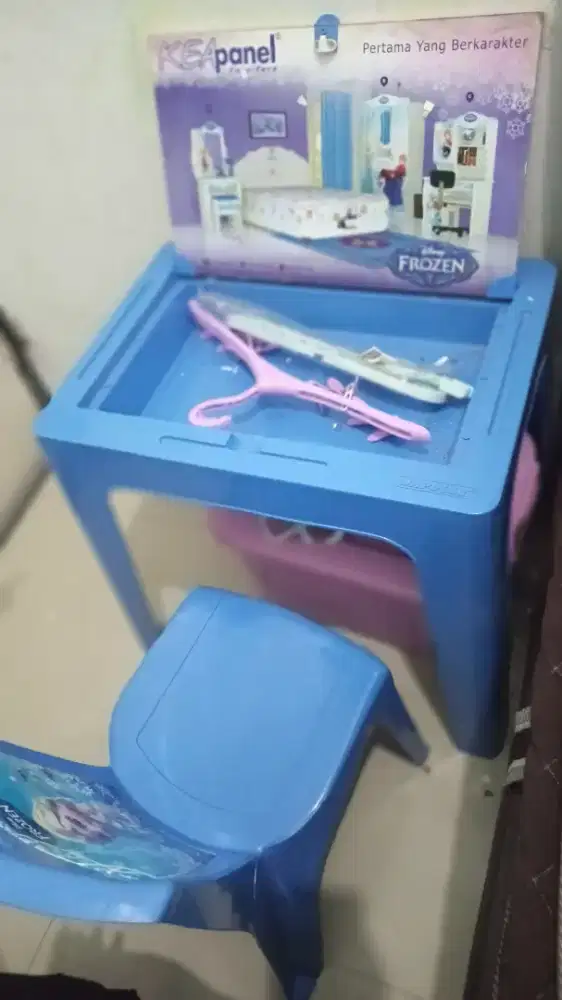 Meja Belajar Anak Perempuan