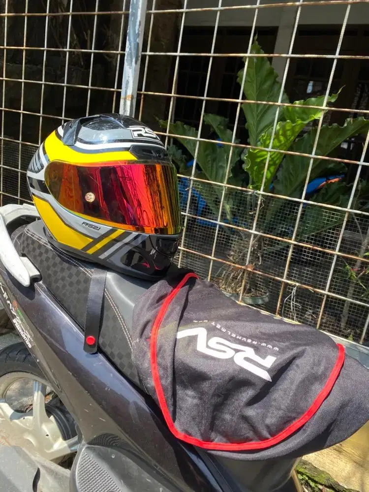 HELM RSV FFS21 Yellow and Black