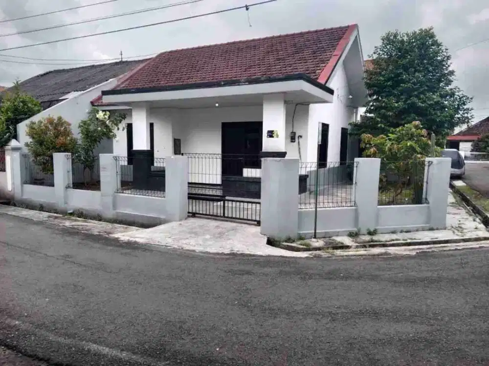 Rumah Luas Strategis Dekat Ke Gor Manahan Solo Kota (AR)