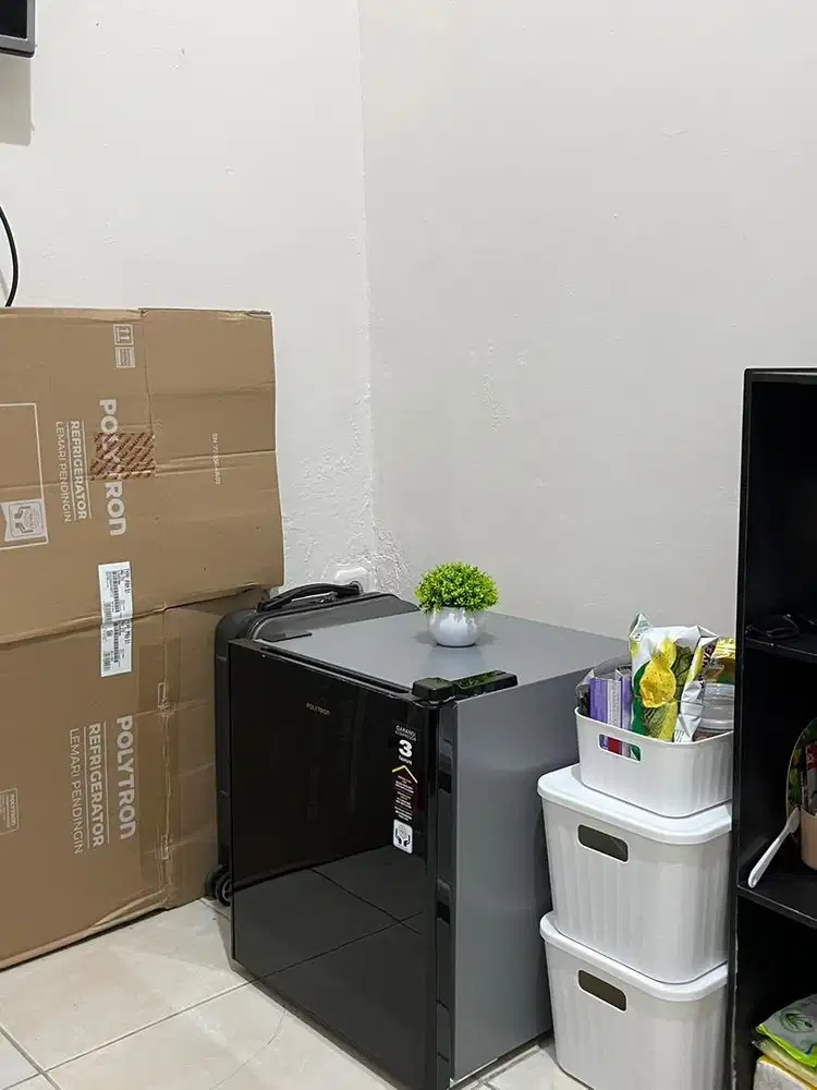 Jual Kulkas Polytron Kecil Cocok Untuk Anak Kosan