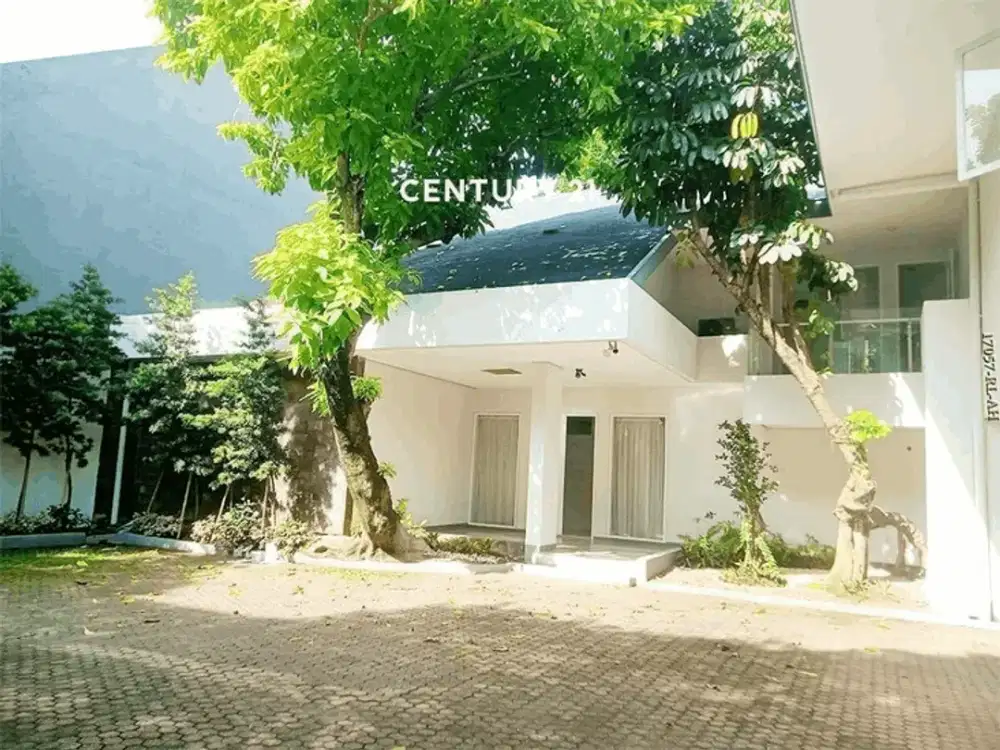 Disewakan Rumah Homy Yang Luas Ada Swimming Pool Di Area Kemang