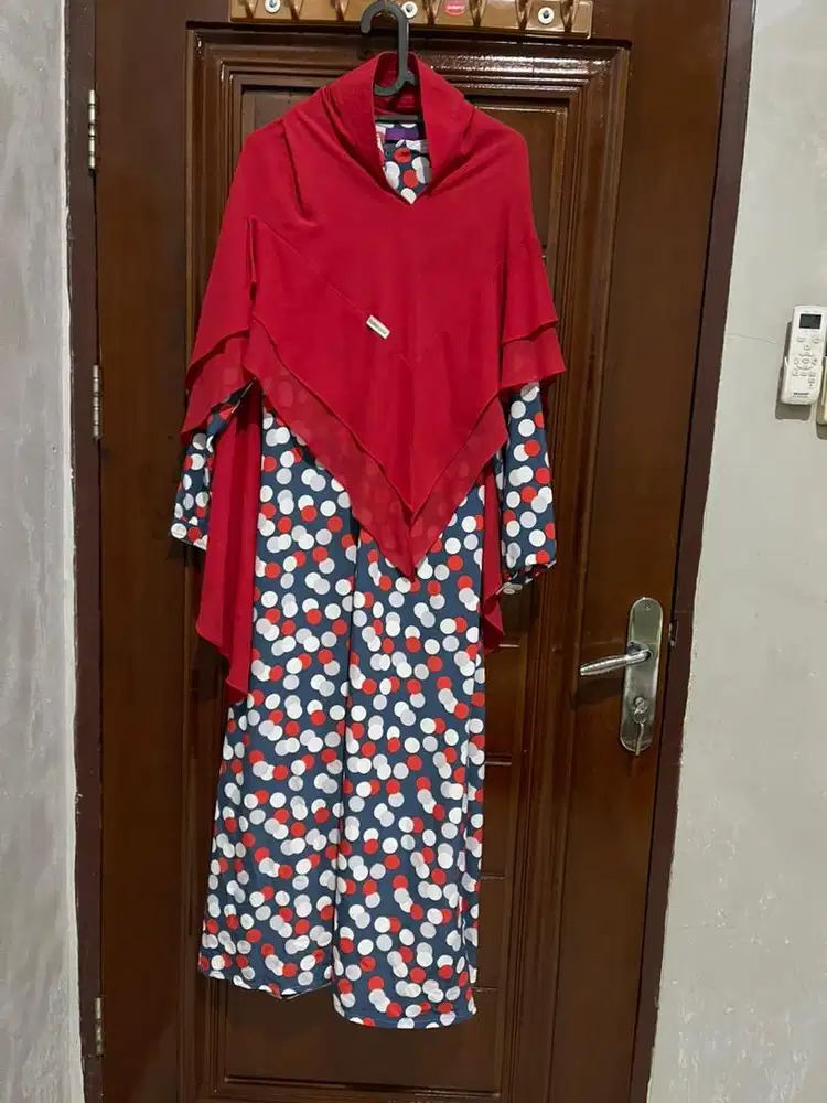 Baju gamis dan khimar mini