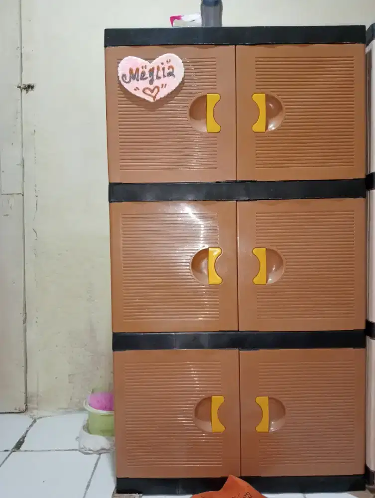 Lemari pakaian plastik 3 susun