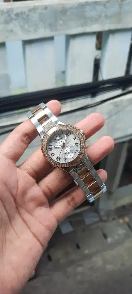 Jam Tangan Wanita Guess 15072L2
