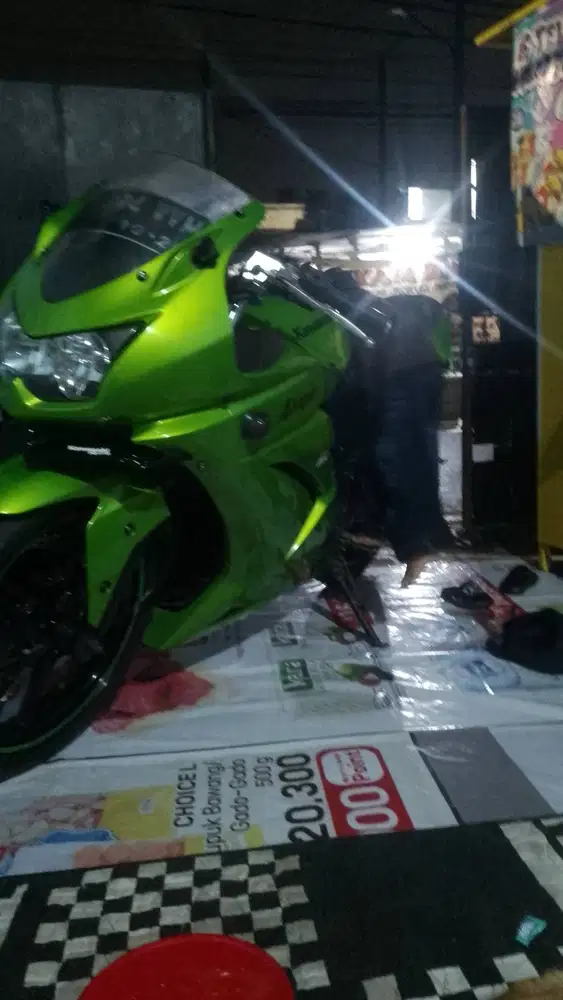Di jual ninja kesayangan karbu cat orisinil PJK mati satu tahun