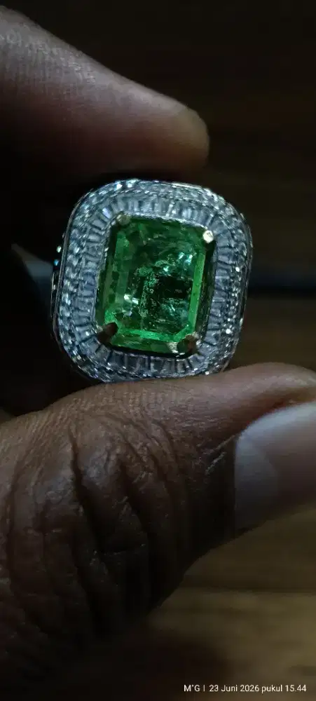 Batu Permata Zambrut Colombia