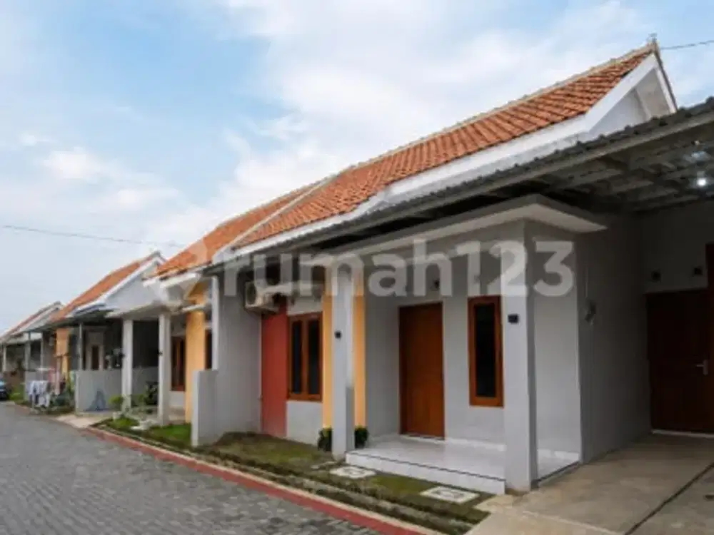 Rumah Pesan Bangun Perumahan Lokasi Trosemi Dkat Stasiun Gawo