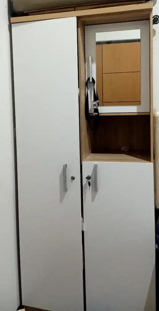 Di Jual cepat lemari 2 pintu NEGO