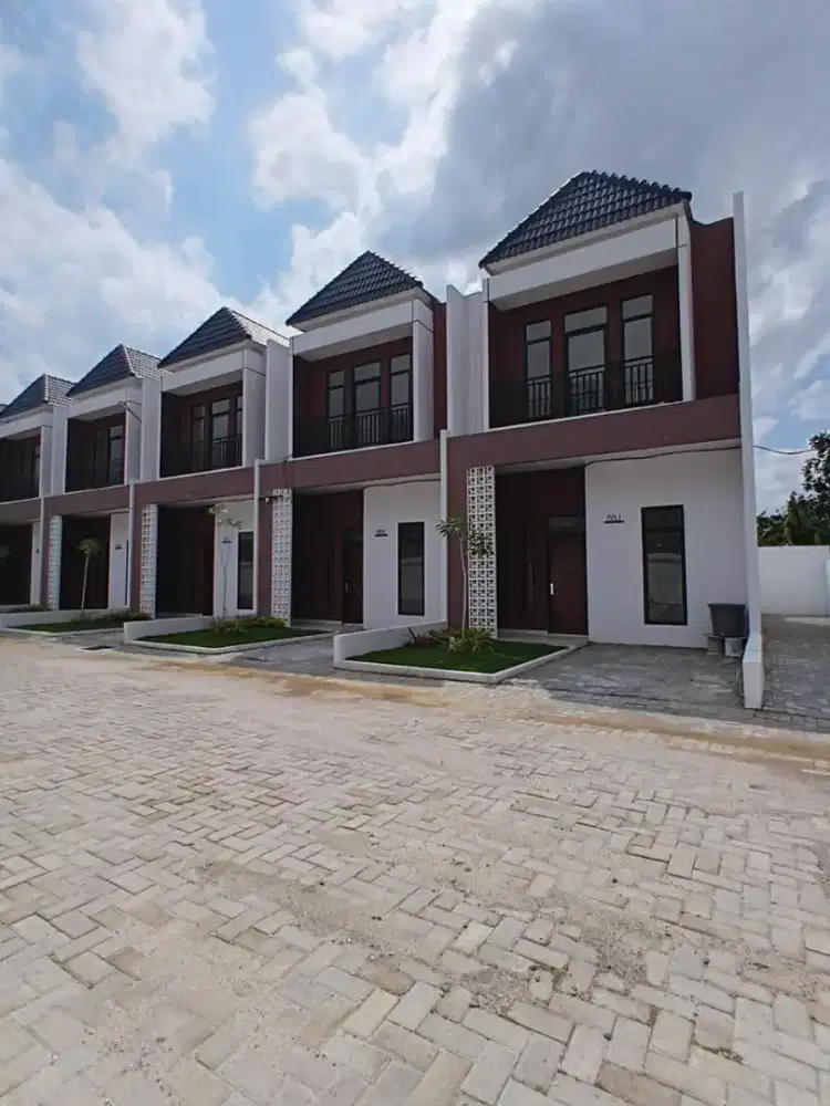 CLUSTER KARYA VILLE EKA SURYA SAMPING JALAN
