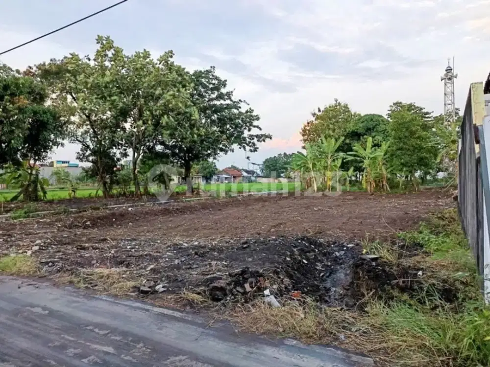 Tanah,Pekarangan Siap Huni Strategis Dekat Pinggir Jalanraya