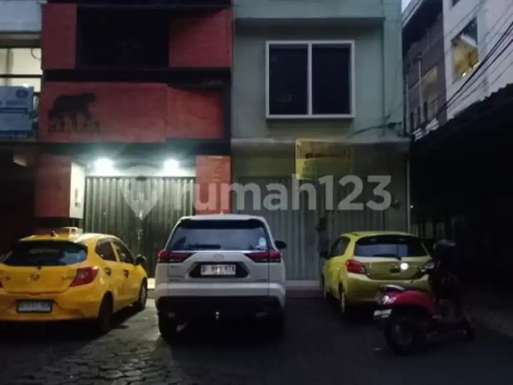 Ruko Strategis Sayap Riau Dekat Kantor Sekolah Kampus Bandung
