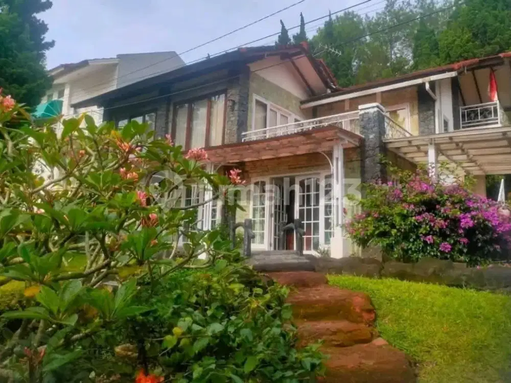 Rumah Villa Bagus Murah di Villa Istana Bunga Lembang Bandung