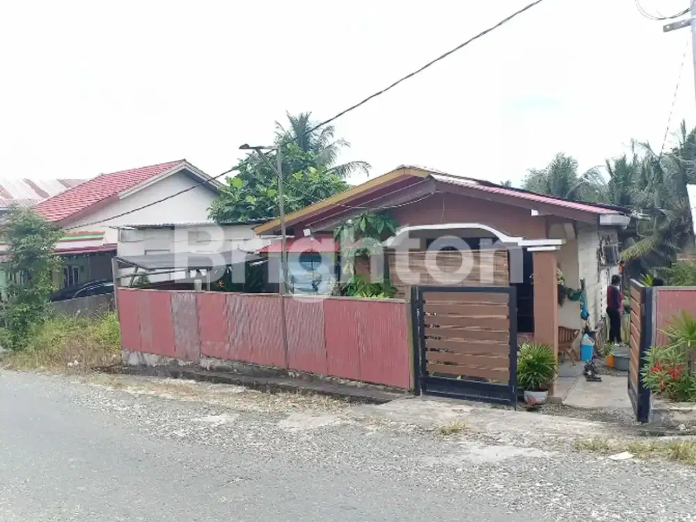 BALIKPAPAN RUMAH DENGAN LAHAN LUAS (Y342)