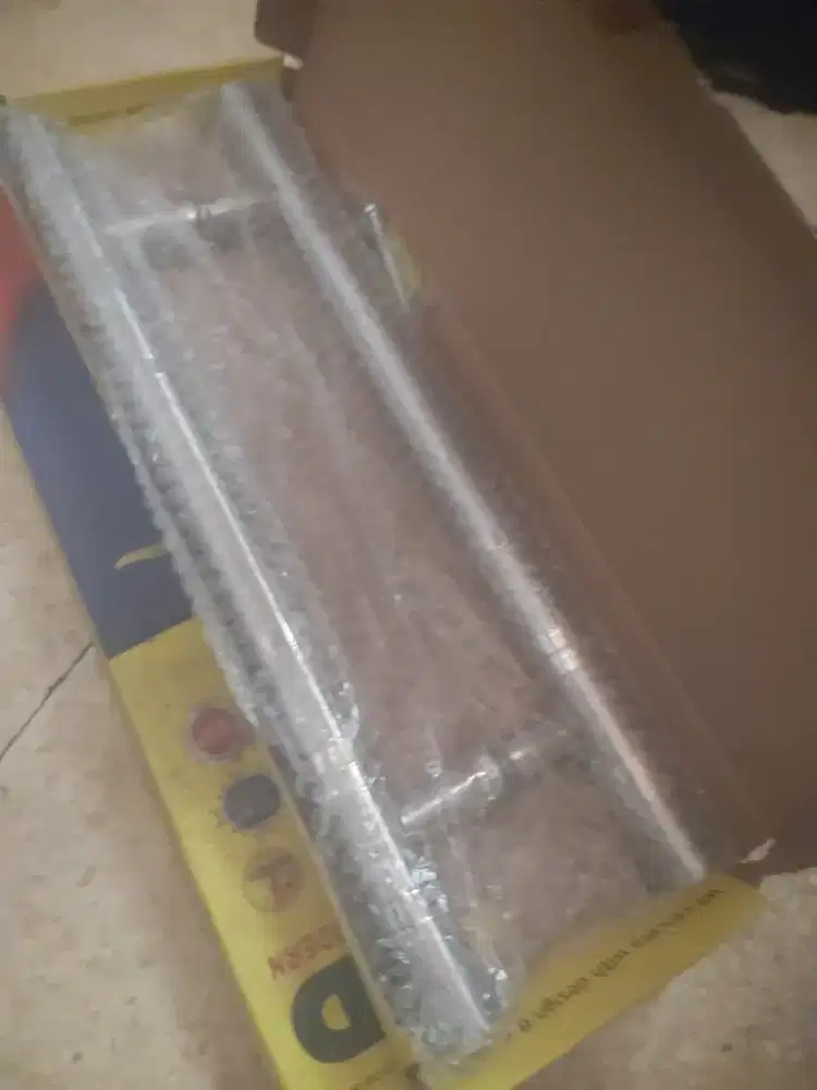 Hendel pintu kupu tarung solid