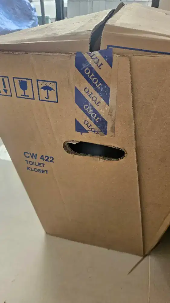 TOTO CW422 KLOSET BARU