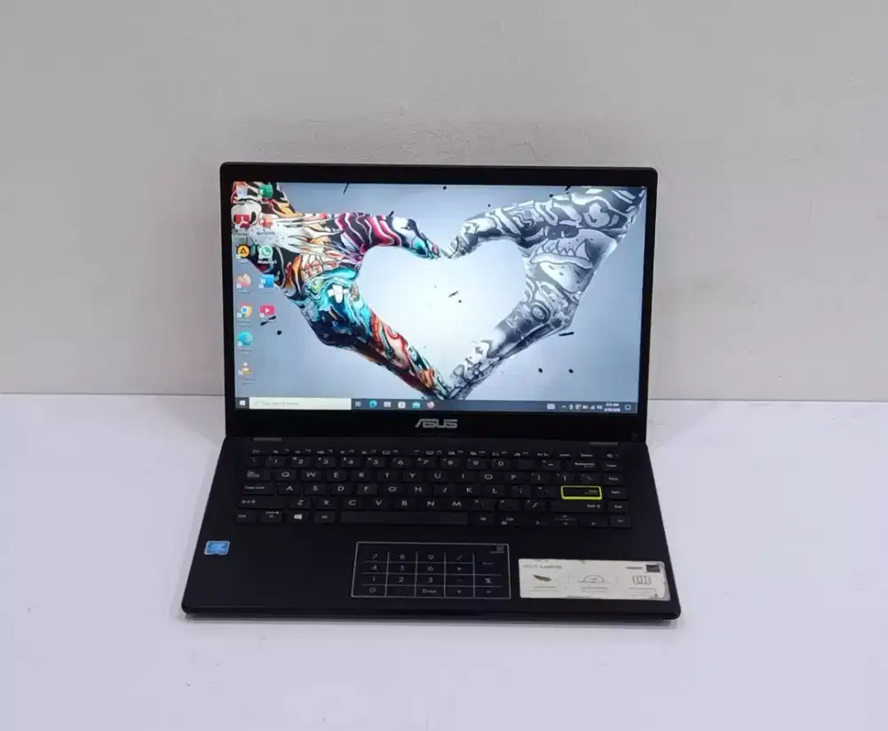 Laptop Asus vivoBook E410MA Prosesor Intel Celeron N4020