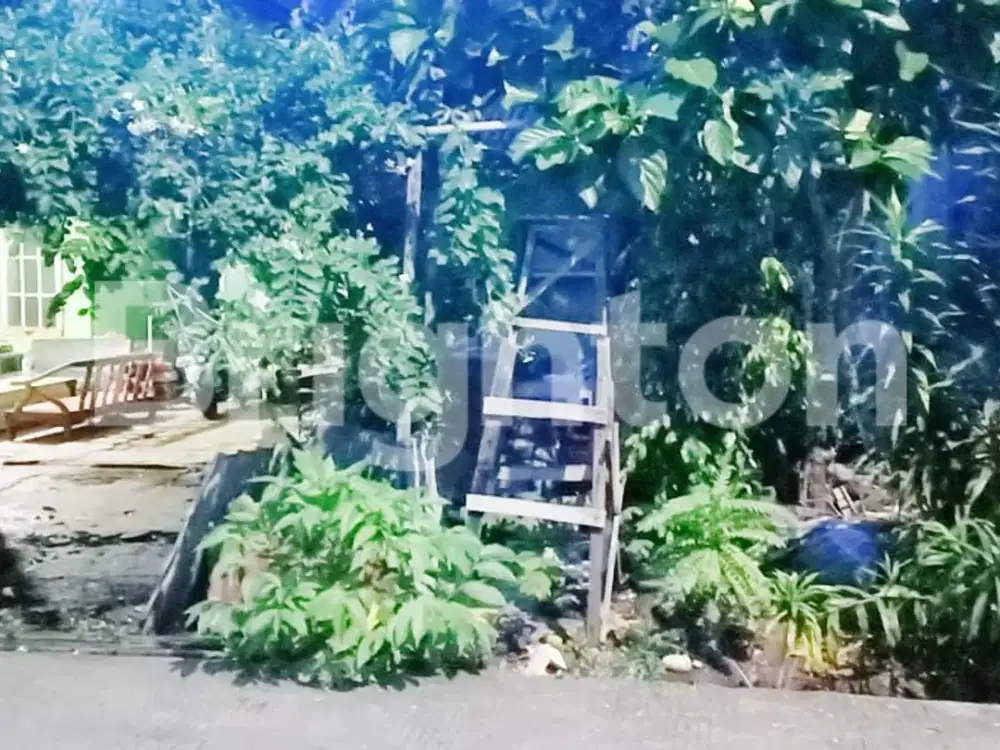 BALIKPAPAN DITENGAH PERUMAHAN PADAT PENDUDUK (Y66)