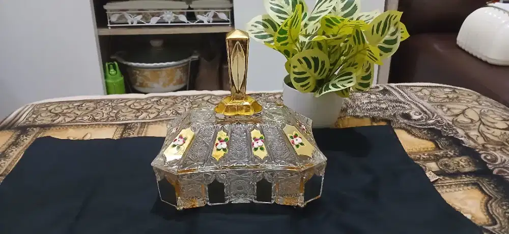 Kristal Kotak gold