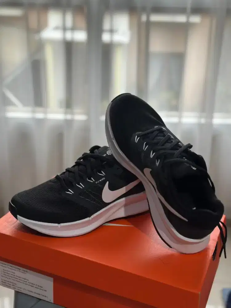 Sepatu Nike Running Swift 3 Black size 7,5 atau 38.5
