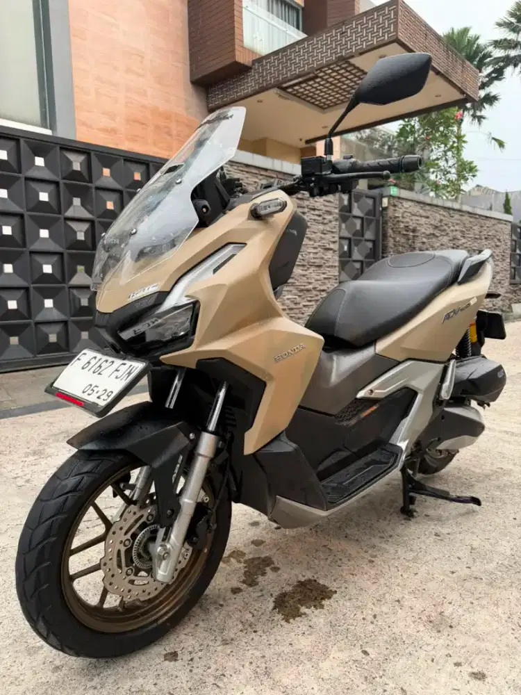 ADV ABS 2024 KM 14 RB COKLAT MULUSS