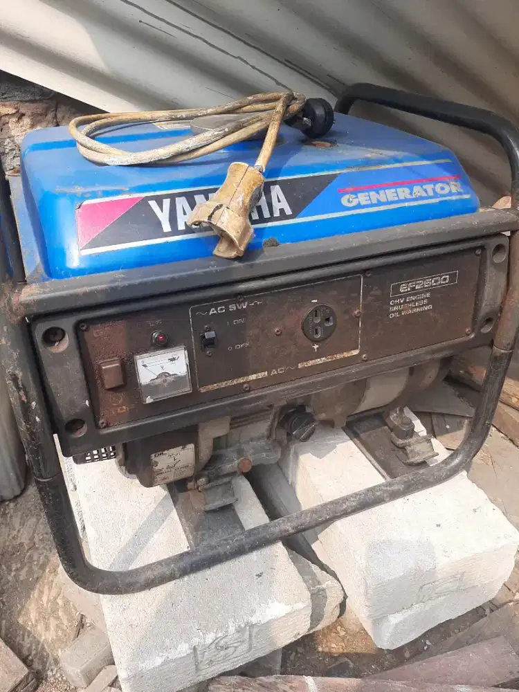 Genset yamaha EF 2600. Kapasitas 2000watt. Siap pakai.  Suara halus