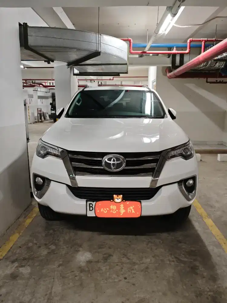 Fortuner vrz 4.2 AT low km like new