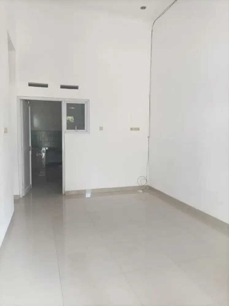 Disewakan rumah dalam cluster lokasi dekat pintu tol