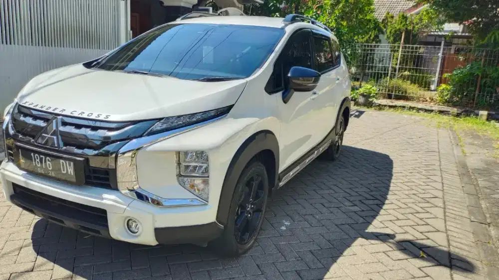 Xpander cross black edition