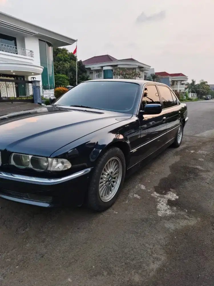 BMW 1996 E38 730iL Rawatan Mulus Siap Pakai