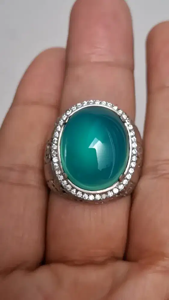 Natural Bacan Origin Indonesia
Dim 17x15x10 mm, Ring Perak Size 18